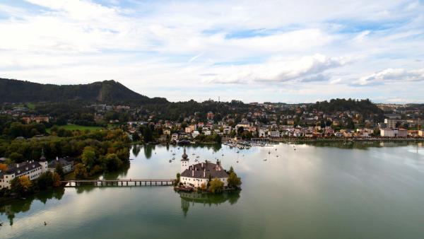 Bild 1 von 4: Grundlsee - Schloss Ort.