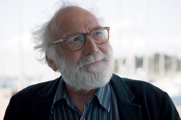 Bild 1 von 4: Joseph (André Wilms) erweist sich als verlässliche neue Vaterfigur.