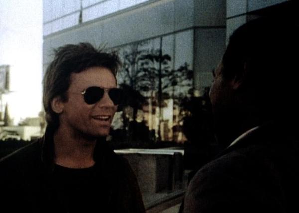 Bild 1 von 11: MacGyver (Richard Dean Anderson, l.) bittet seinen alten Freund, den Bombenexperten Charlie Robinson (Steven Williams, r.), um seine Mitarbeit.