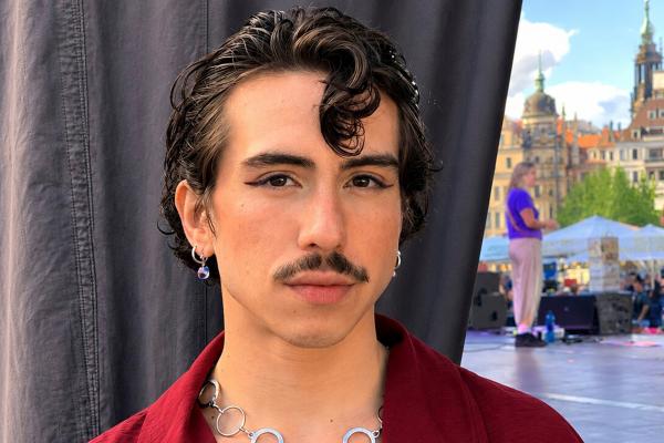 Bild 1 von 9: Carlos Dos Reis flüchtete wegen seines Queerseins 2018 aus Venezuela.