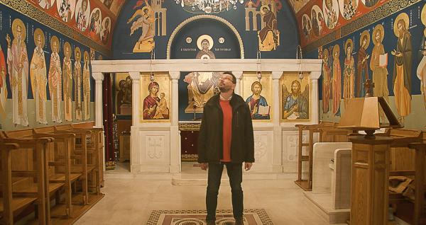 Bild 1 von 9: Vor 1700 Jahren trafen Bischöfe in Nicäa, dem heutigen Iznik in der Türkei, zusammen, um die Grundlagen des christlichen Glaubens zu klären. Ein heidnischer Laie, Kaiser Konstantin, hatte das Konzil dort einberufen. Doch die Vorgeschichte dieser ersten großen Kirchenversammlung führt auch nach Österreich. Die Doku rekonstruiert, wie Glaubenslehren und politische Kräfte hinter dem historischen Meilenstein wirkten, der das Christentum bis heute prägt. Im Bild: Davor DÅ¾alto, Chrysostomos-Kapelle.