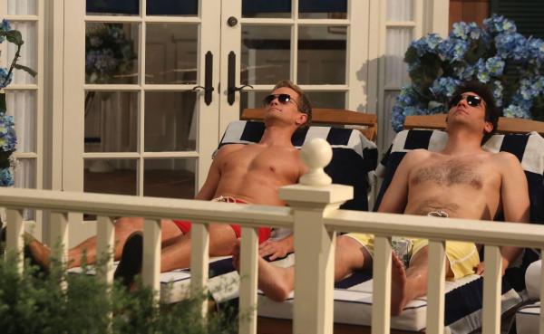 Bild 1 von 33: Während Barney (Neil Patrick Harris, l.) seinen Ärger mit Ted (Josh Radnor, r.) darüber verarbeitet, dass Ted noch Gefühle für Robin hat, realisiert Lily, dass sie Robins einzige Freundin ist ...