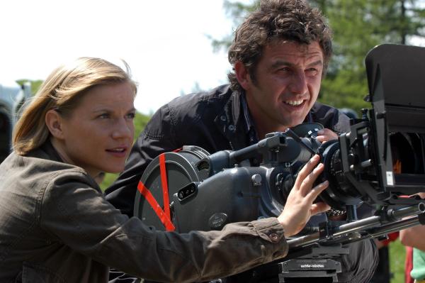 Bild 1 von 19: Im Bild: Kristina Sprenger (Karin Kofler), Hans Sigl (Andreas Blitz).