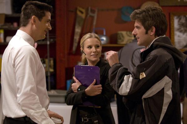 Bild 1 von 7: (v.l.n.r.) Ron Donald (Ken Marino); Uda Bengt (Kristen Bell); Henry Pollard (Adam Scott)