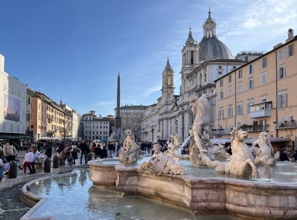 Bild 1 von 3: Leben auf der berühmten Piazza Navona