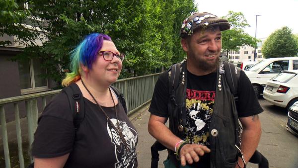 Bild 1 von 4: Paddy und Lausi sind nach Köln gereist, um den Christopher Street Day zu feiern. Die Stadt weckt bei beiden viele Erinnerungen.