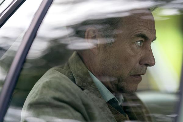 Bild 1 von 5: Charles Kruger (Dominic Mafham)