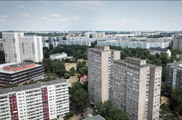 Bild 1 von 3: Plattenbauten sind die Klassiker unter den Bausünden. In Berlin, sowohl im ehemaligen Osten als auch im Westen, gibt es viele der sogenannten Platten zu bewundern.