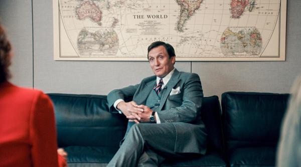 Bild 1 von 36: Im Bild: Herrhausen (Oliver Masucci) und seine Frau Traudl feiern im Stillen seine Beförderung zum allenigen Vorstandssprecher.