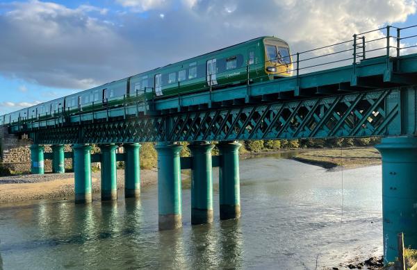 Bild 1 von 4: Eins der vielen Viadukte auf dem Weg nach Nordirland.