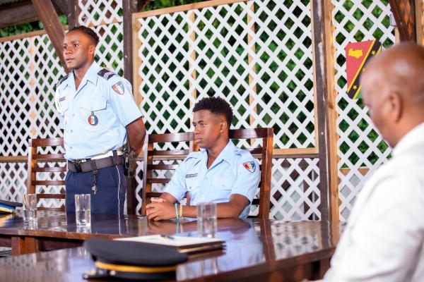 Bild 1 von 10: Im Bild (v.li.): Tahj Miles (Marlon Price), Tobi Bakare (Officer Jean-Pierre Hopper).