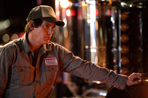 Bild 1 von 10: In Peter (Lukas Haas) scheint Tracy einen verlässlichen Beschützer gefunden zu haben.