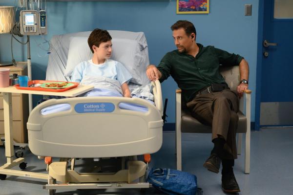 Bild 1 von 8: Tyler (Caleb Reese Paul, l.); Jubal Valentine (Jeremy Sisto, r.)