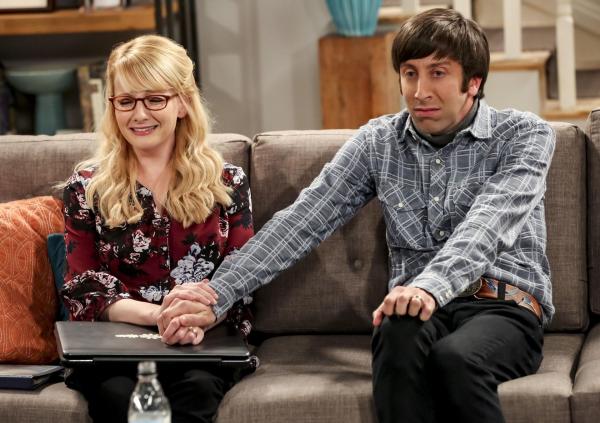 Bild 1 von 9: Bernadette (Melissa Rauch, l.); Howard (Simon Helberg, r.)