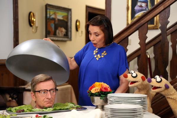 Bild 1 von 4: Was sucht der Kommissar (Michael Kessler) im Buffet der Gräfin (Ute Willing)?