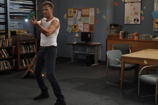 Bild 1 von 21: Extrem fokussiert startet Jeff (Joel McHale) in sein letztes Schuljahr am Community- College ...