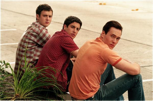 Bild 1 von 11: Planen einen gemeinsamen Sommerurlaub im Strandhaus: Jim (Jason Biggs, M.) und seine Freunde Finch (Eddie Kaye Thomas, l.), Oz (Chris Klein, r.) und Kev.