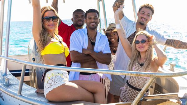 Bild 1 von 2: LOVE ISLAND USA -- Episode 713 -- Pictured: (l-r) Iris Kendall, Jalen Brown, Jeremiah Brown, Olandria Carthen, Jose \
