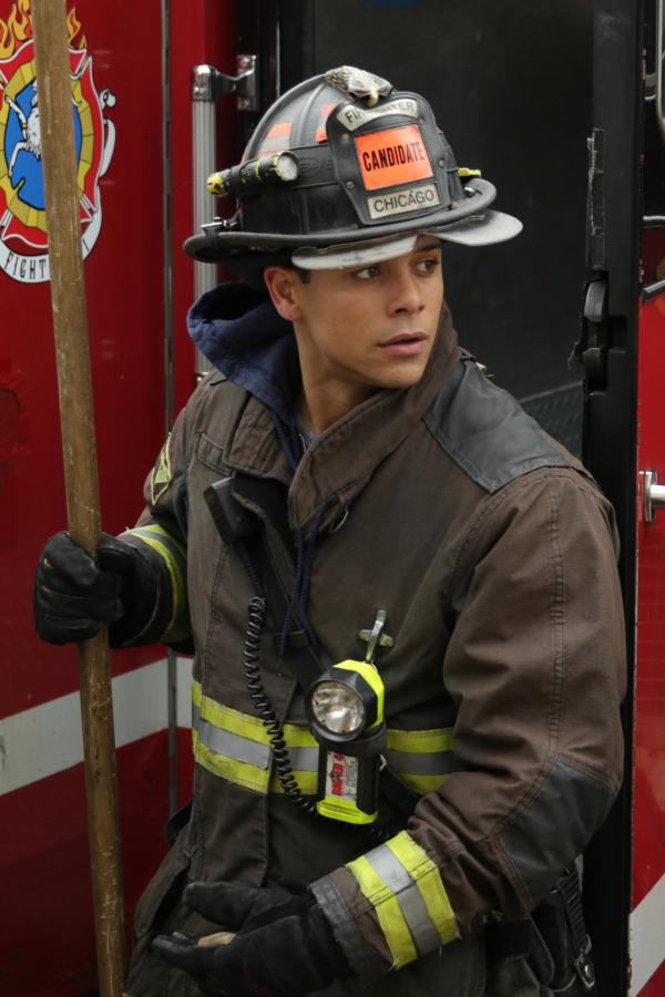 Bild 1 von 11: Charlie Barnett as Peter Mills -- (Photo by: Elizabeth Morris/NBC)