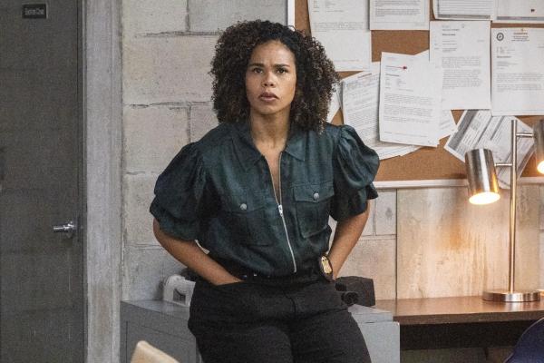 Bild 1 von 7: Sheryll Barnes (Roxy Sternberg)