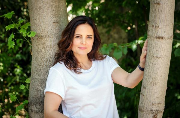 Bild 1 von 3: Tierärztin Dr. Susanne Mertens (Elisabeth Lanz)