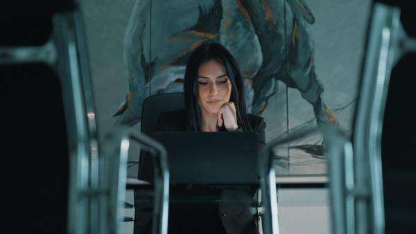 Bild 1 von 7: Pantea Farahzadi ist eine der wenigen Strafverteidigerinnen in Deutschland. Sie gehört zu den wenigen Frauen, die Schwerverbrecher verteidigen. Zu ihren Fachgebieten gehören das Sexualstrafrecht und Gewaltverbrechen.