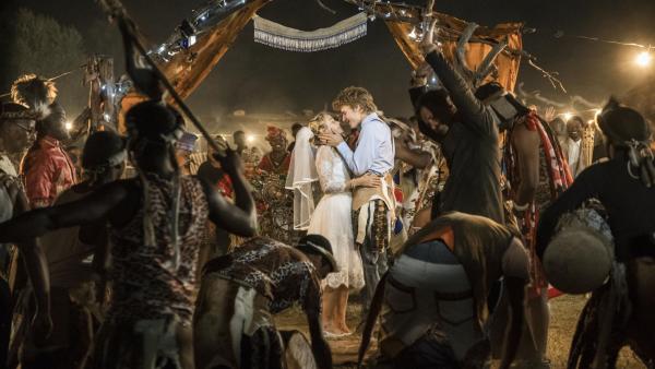 Bild 1 von 14: Chiara von Zangenheim (Athena Strates, l.); Jochen Kowalski (Luke Neite, r.)