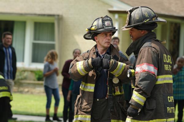 Bild 1 von 5: (l-r) David Eigenberg as Christopher Herrmann, Brian White as Dallas Patterson -- (Photo by: Elizabeth Morris/NBC)