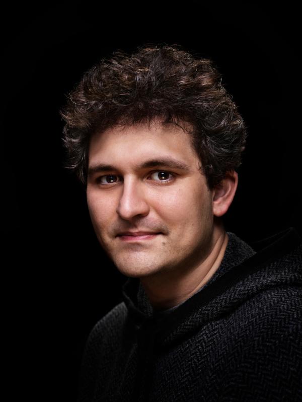 Bild 1 von 10: Ein charmanter Blender: Der junge Unternehmer Sam Bankman-Fried hat mit der Plattform FTX ein Krypto-Imperium erschaffen. Von Kundengeldern soll er Luxus-Immobilien und Flugzeuge gekauft haben.