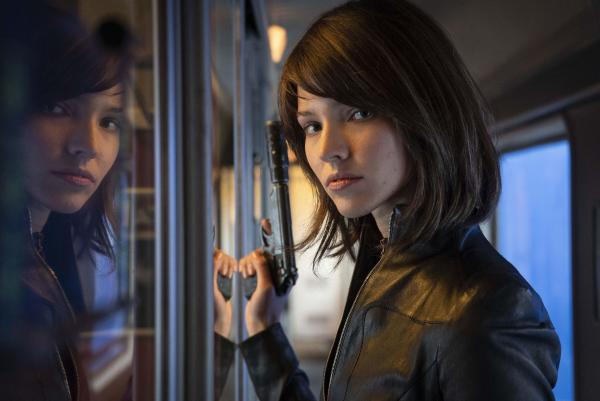 Bild 1 von 8: Anna Poliatova (Sasha Luss)