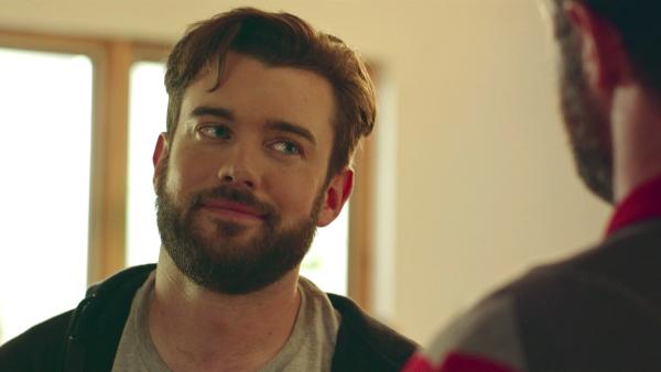 Bild 1 von 6: Charles (Jack Whitehall) ist ein Frauenheld, der heimlich einen exakt nach ihm nachgebildeten Roboter benutzt, um Frauen zu umwerben, während er Videospiele spielt