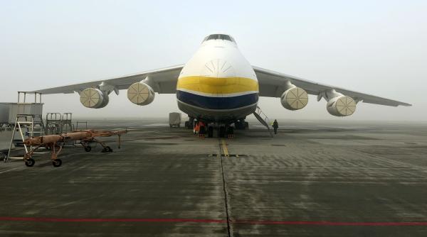 Bild 1 von 8: Eine AN 124 RUSLAN der Antonov Airline im Januar 2025 auf dem Flughafen Leipzig-Halle in Deutschland. Heute ist der Flughafen die einzige große Wartungsbasis der Antonov-Airline außerhalb der Ukraine.