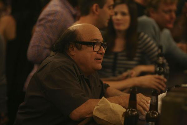 Bild 1 von 8: Frank Reynolds (Danny DeVito)