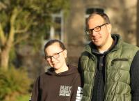 Schlossgeister mit Dachschaden - Mit Mut, Mörtel und ohne Millionen