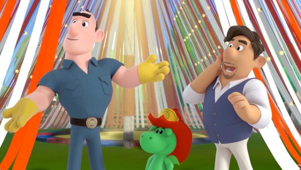 Bild 1 von 5: Grisus besonderes Zirkuszelt verschlägt sogar David und Maestro Stranavoce die Sprache.