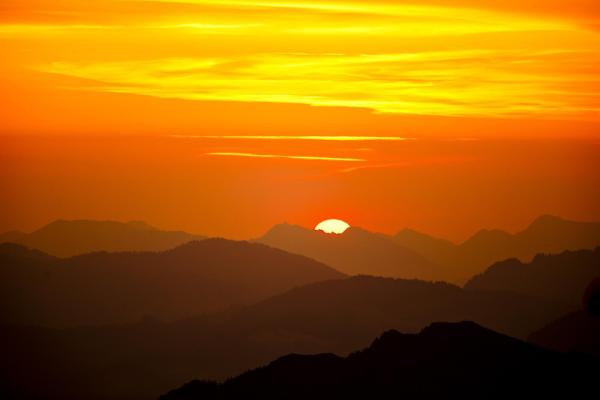 Bild 1 von 21: Im Bild: Sonnenuntergang am Kanisfluh.