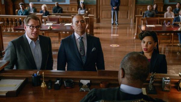 Bild 1 von 13: (v.l.n.r.) Chunk Palmer (Christopher Jackson); Jason Bull (Michael Weatherly); Paula Lamont (Amirah Vann)