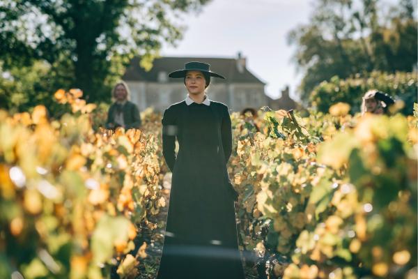 Bild 1 von 6: Barbe-Nicole Clicquot Ponsardin (Haley Bennett).