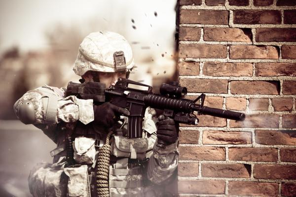 Bild 1 von 4: Soldaten sind heute mit High-Tech-Equipment ausgestattet. Die Kosten für die Ausrüstung belaufen sich auf durchschnittlich 17 500 US-Dollar je Soldat.