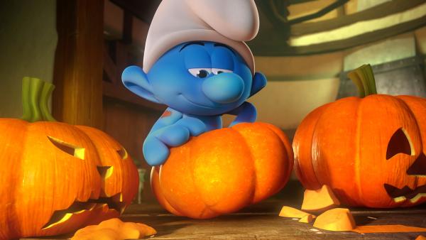Bild 1 von 6: In Schlumpfhausen bereitet man sich auf den Halloween-Abend vor.