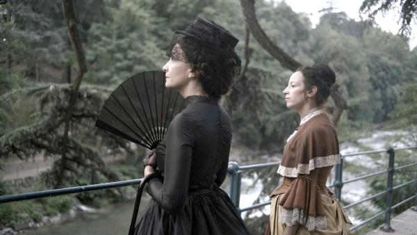 Bild 1 von 13: Im Bild: In Meran spaziert Kaiserin Sisi an der Eisack entlang. Ihr Aufenthalt führt dazu, dass Meran bald mondäner Luftkurort wird.