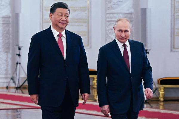 Bild 1 von 5: Tiefe Freundschaft oder strategischer Pakt?: Xi Jinping und Wladimir Putin bei einem Treffen im Kreml, März 2023