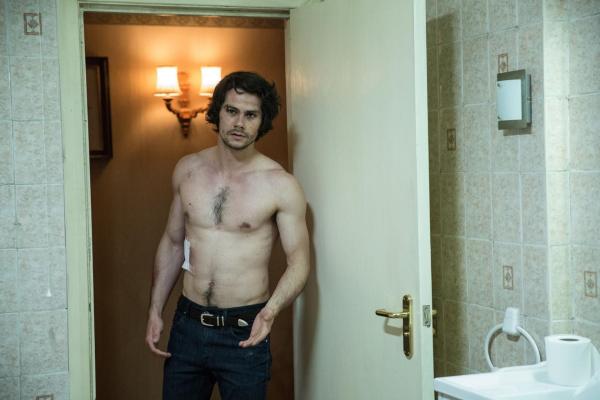 Bild 1 von 8: Mitch (Dylan O'Brian)