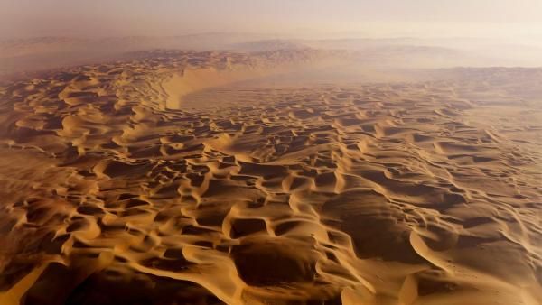 Bild 1 von 15: Die Rub al-Chali auf der Arabischen Halbinsel ist die größte Sandwüste der Erde - sogar größer als die sandigen Bereiche der Sahara. Vereinigte Arabische Emirate.