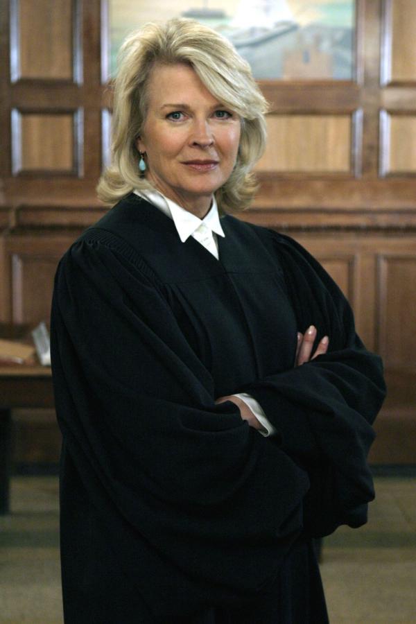Bild 1 von 1: Candice Bergen as Judge Anderlee -- NBC Universal