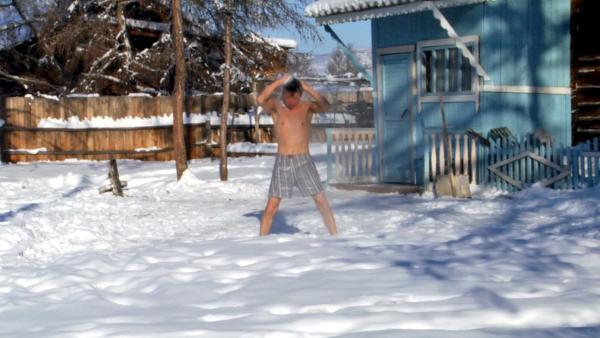 Bild 1 von 4: Morgenwäsche bei minus 40 Grad in Nordostsibirien