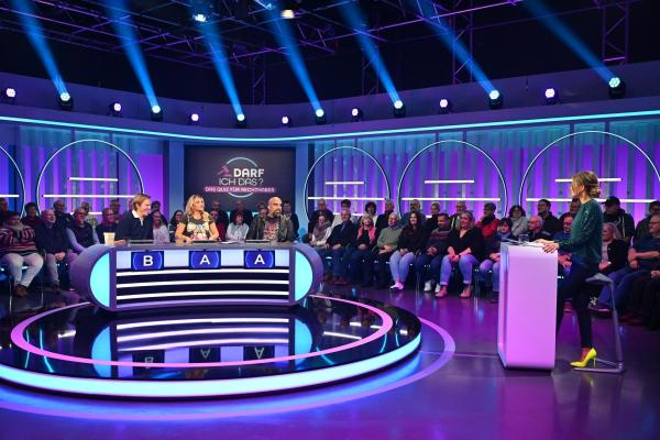 Bild 1 von 4: (v.l.n.r.) Simon Gosejohann; Evelyn Burdecki; Abdel Karim; Laura Karasek