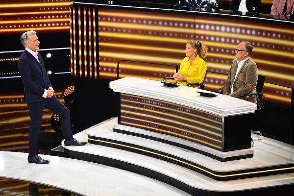Bild 1 von 11: (v.l.n.r.) Jörg Pilawa; Anne Gesthuysen; Frank Plasberg