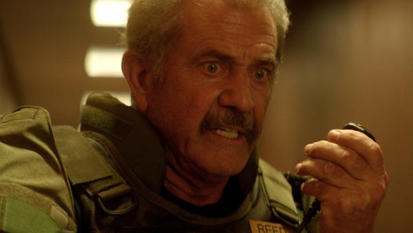 Bild 1 von 3: Der Bombenexperte Wallace (Mel Gibson) ist der Einzige, der Orlandos missliche Lage durchschaut.
