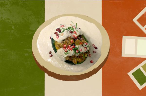 Bild 1 von 2: Die Poblano-Paprika ist der Star eines Rezepts, das die mexikanische Unabhängigkeit zelebriert: Chiles en Nogada, gefüllte Paprika mit Walnusssoße.